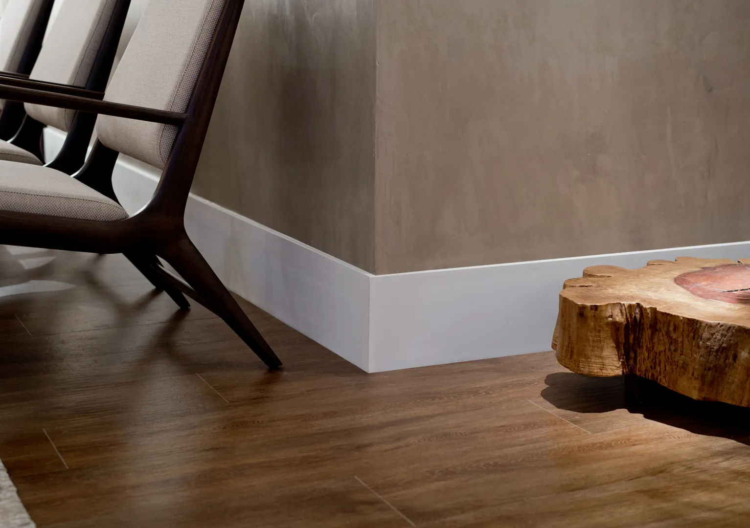 Escolhendo a Altura do Rodapé: 7, 10 ou 15 cm? - Fernanda Souza Interiores